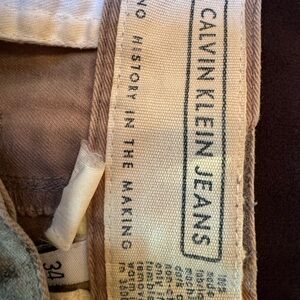 Men’s Vintage cargo pants - size 34/34- good condition- dark mark top of pants.